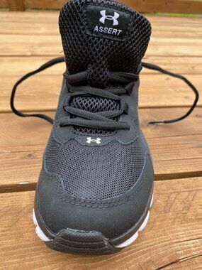 Under Armour  Boys Running Shoes 4Y Black/White Lightweight Breathable